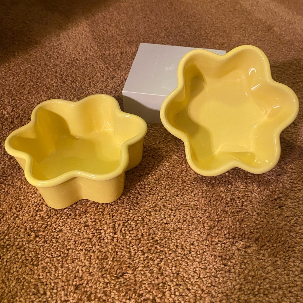 Chantal Stoneware Yellow Flower Shaped Baking Dishes - Ceramic (2)